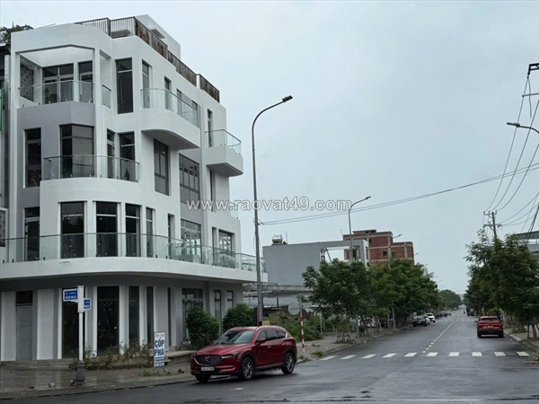 Shophouse 4.5 tầng góc 2 mặt tiền nguyễn sinh sắc và trần triệu luật