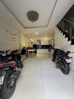 Siêu phẩm trường chinh tân phú giáp tân bình ngay bisi 45m2,3tầng nhỉnh 4 tỷ