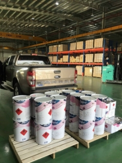 Sơn phủ sàn bê tông kcc et5660 a-3000 màu vàng miền tây 09641645 huệ