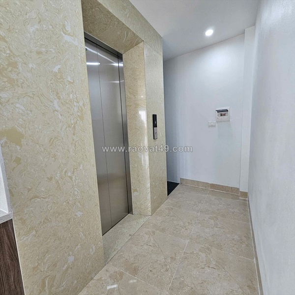 Tài chính 12.x tỷ, phố nguyễn lam, 42m2, 6t thang máy, gara ô tô, hàng hiếm