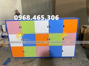 Tủ đựng balo cặp mầm non có cửa, tủ cặp mầm non