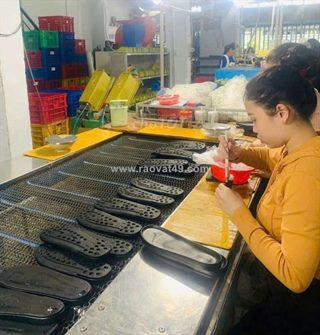 Tuyển công nhân nam nữ phụ làm dép làm ca 9h 12h tại tân phú
