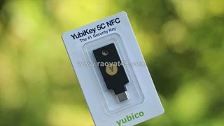 Yubikey 5c nfc – chiếc “chìa khóa quyền lực” bảo vệ tài khoản của bạn!