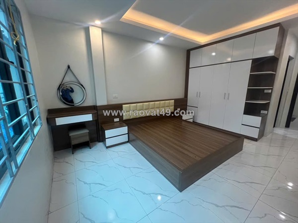 Bán nhà xuân đỉnh 45 mét 5 tầng 15,5 tỷ