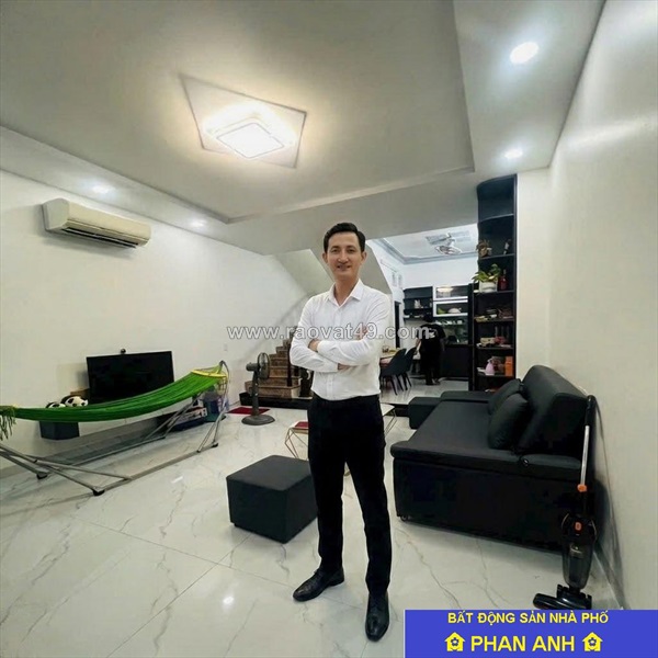 Chiều chiều lên tầng thượng ngắm landmark 8. nhà phố an khánh, 4 tầng 4 pn mà chỉ có 11 đồng hơn.