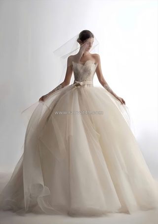 Cho thuê và bán váy cưới sang trọng tinh tế giá rẻ