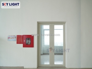 Cửa kính chống cháy 2 cánh cho công trình bền vững