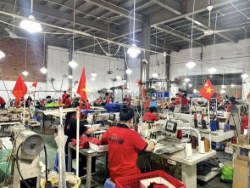 Đại hội cận ngày mới làm quà tặng? làm việc trực tiếp với xưởng