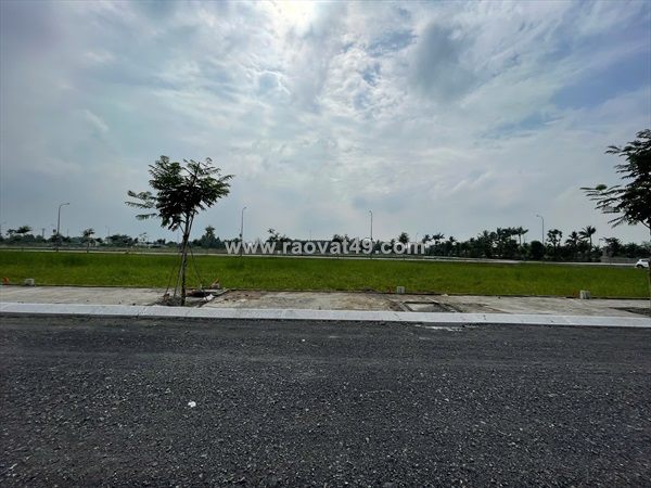 Đất nền ngay trung tâm hành chính thủ thừa chỉ hơn triệu/m, sổ hồng riêng từng nền