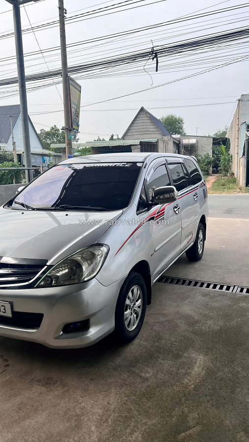 Do nhu cầu đổi xe, em cần bán xe innova j lên full g.