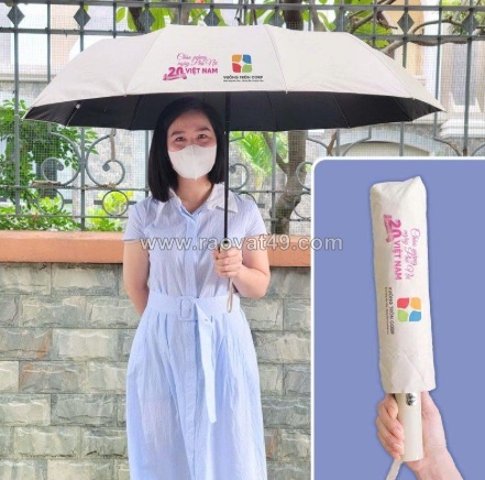 Dù in logo - giá thành hợp lý, giúp thương hiệu tiếp cận khách hàng