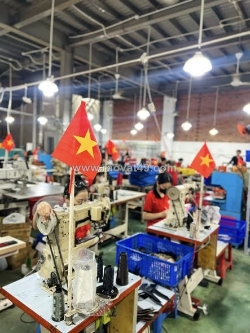 Gia công quà tặng đồ da theo mẫu riêng – giúp doanh nghiệp tăng giá trị thương hiệu