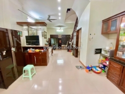 Giảm 500 triệu nhà ngõ 89 lạc long quân 40 mét 6 tầng 16,5 tỷ