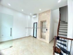 Hiêm - khúc thừa dụ 39 mét 7 tầng thang máy 15,8 tỷ