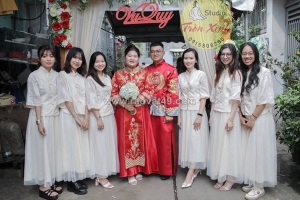 Hỷ phục bưng quả plussize – team đông vẫn đẹp đều