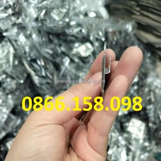 Kẹp inox giữ tấm nhựa ốp tường là gì? ưu điểm và ứng dụng thực tế