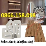 Kẹp inox giữ tấm nhựa ốp tường làm bằng chất liệu gì?