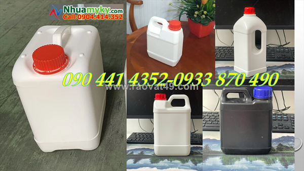 Sx can 5 lít đựng dầu dừa, can nhựa 2 lít đựng tinh dầu bưởi, can 1 lít đựng dầu ăn