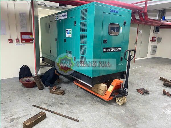 Thuê xe nâng cẩu địa chỉ nào uy tín tại tp. hcm?
