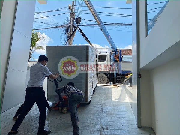 Thuê xe nâng cẩu địa chỉ nào uy tín tại tp. hcm?