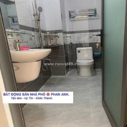 Tìm đâu ra căn nhà 3 tầng ngay trung tâm thủ đức ...ngang 4 m, mà chỉ có 4 đồng hơn.