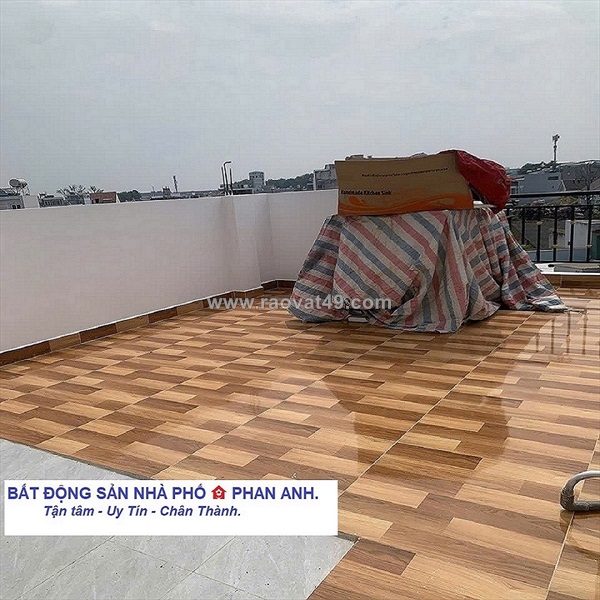 Tìm đâu ra căn nhà 3 tầng ngay trung tâm thủ đức ...ngang 4 m, mà chỉ có 4 đồng hơn.