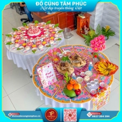 Tone hồng ngọt ngào trên mâm cúng mụ cho bé gái