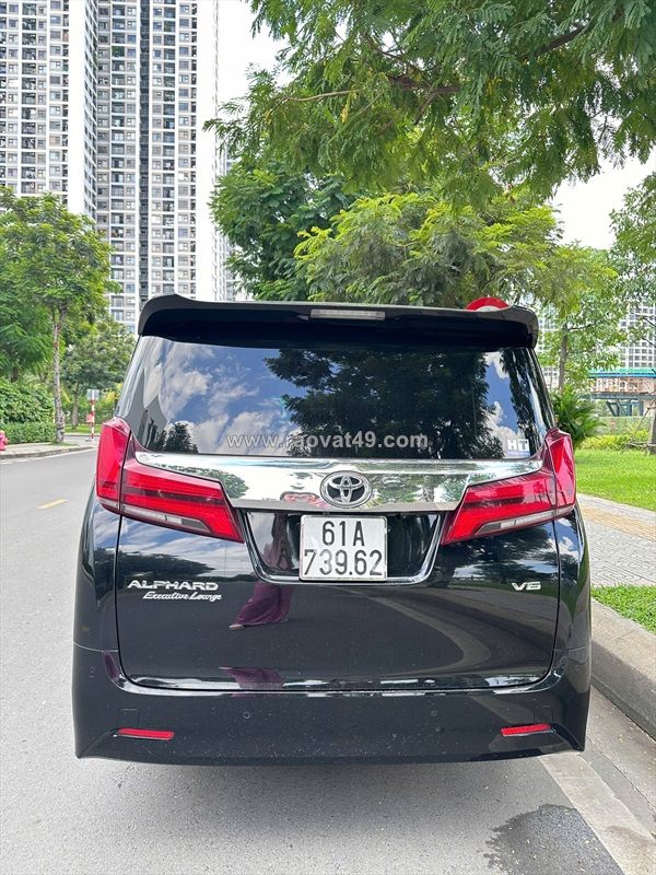 Toyota alphard kèm tài xế