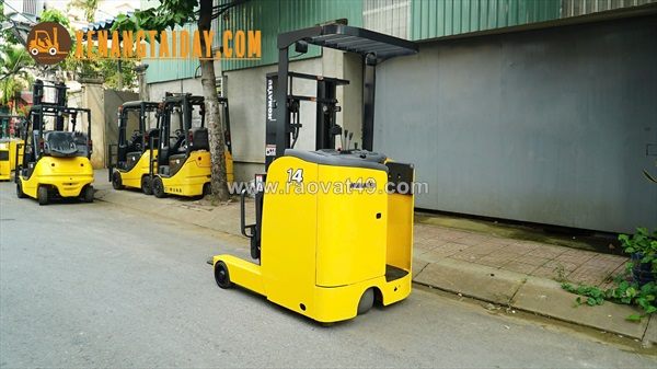 Xe nâng điện đứng 1.4 tấn komatsu đời 2017