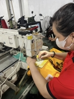 Xưởng sản xuất đồ da theo yêu cầu – giúp bạn có sản phẩm riêng, không còn bán hàng đại trà