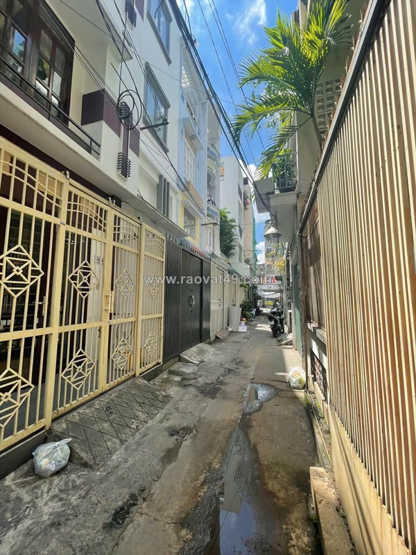 Cho thuê nhà nguyên căn 3 lầu hẻm 154 nguyễn biểu q5