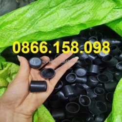 Có nên dùng nút nhựa bịt đầu ống sắt phi 19mm cho chân bàn ghế không