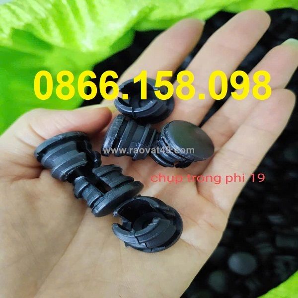 Có nên dùng nút nhựa bịt đầu ống sắt phi 19mm cho chân bàn ghế không