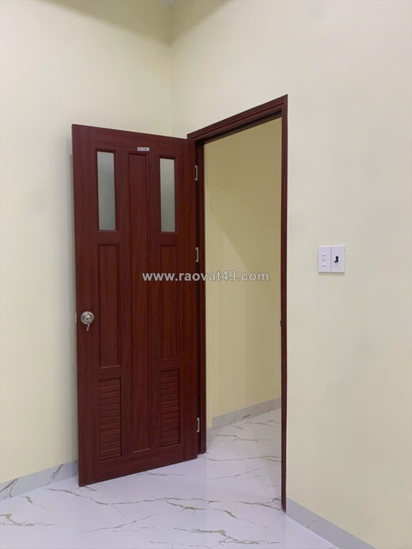 ~/Img/2026/5/cua-nhua-toilet-gia-re-lap-dat-tron-goi-02.jpg