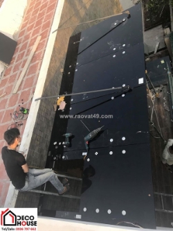 Dịch vụ cắt kính xanh đen cho quán cà phê, nhà hàng và showroom