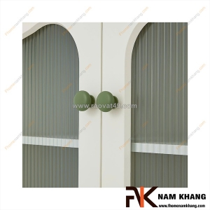 Một chiếc núm nắm tủ đẹp có thể khiến chiếc tủ trở nên 