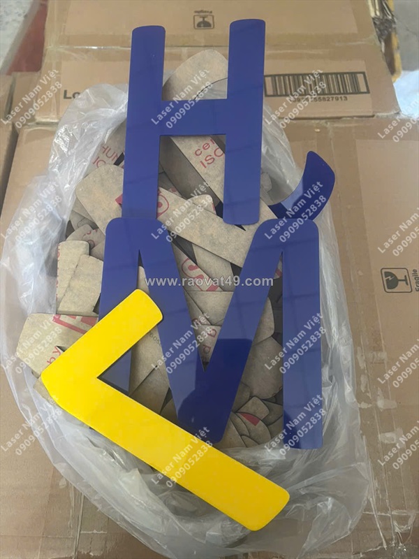 Nhận cắt mica giá rẻ – cắt chữ mica theo yêu cầu tại tp.hcm