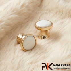 Núm nắm tủ sứ nhỏ gọn nhưng đầy cuốn hút
