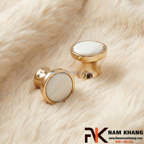 Núm nắm tủ sứ nhỏ gọn nhưng đầy cuốn hút