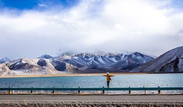 ~/Img/2026/5/sa-mac-taklamakan-bien-cat-khong-lo-cua-chau-a-01.jpg