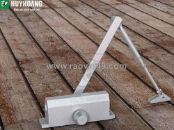 Tay co thủy lực huy hoàng - giúp cửa đóng mở nhẹ nhàng, vận hành ổn định