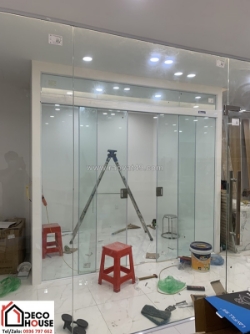 Thi công cửa kính cường lực phòng ngủ sang trọng tại ô chợ dừa