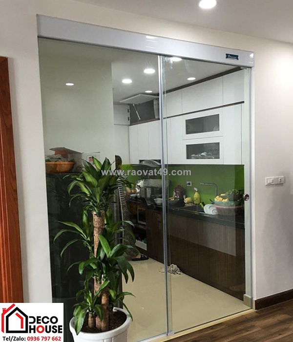 Thiết kế cửa kính cường lực kéo ngang với bản lề âm sàn