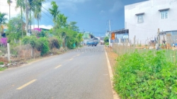 Tổng 4.200m2 ( ngay khu trung tâm sầm uất của đức trọng, lâm đồng )