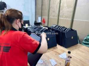 Trường chinh- sẵn hơn 150 mẫu da thật tại công ty