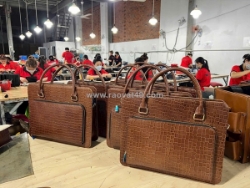 Xưởng trường chinh xtc nhận gia công túi da hot trend