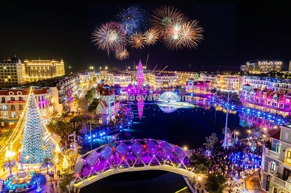 ~/Img/2026/6/1-ngay-o-grand-world-phu-quoc-di-dau-an-gi-xem-show-gi-02.jpg