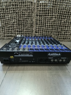 Bàn mixer wharfedale sl824usb – 12 kênh analog chuyên nghiệp