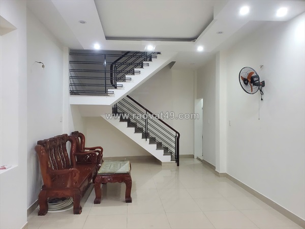 Cho thuê nhà 222/4 võ thành trang p11 qtân bình 1 trệt 2 lầu