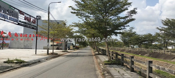Chủ cần bán lô đất trực chính veiw kênh, mặt đường 1 bên 5m5, đối diện trục dãy biệt thự.